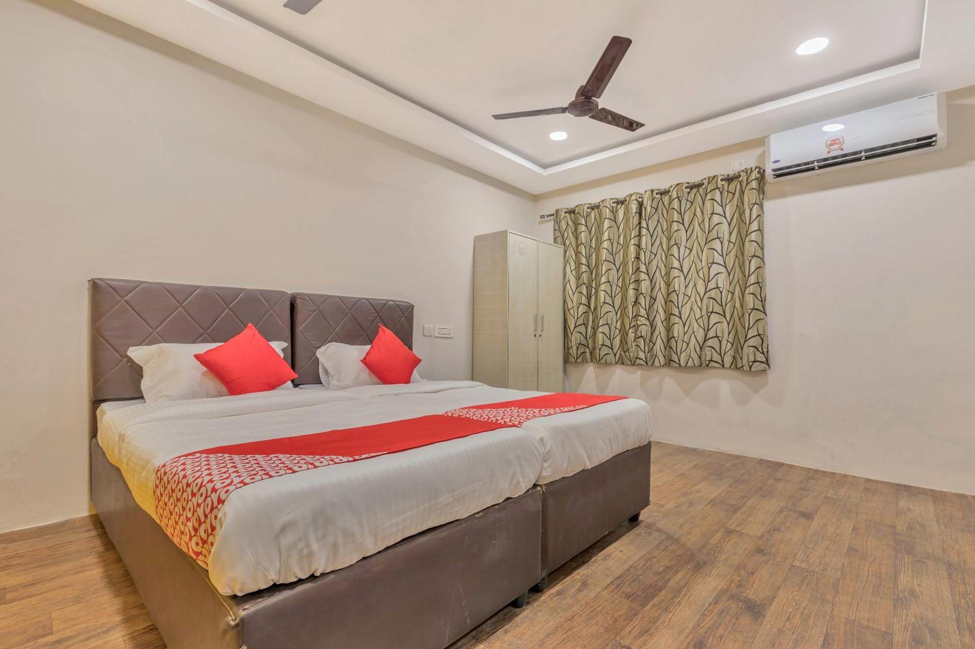 Hotel O Ankitha Grand Kondapur  Bagian luar foto