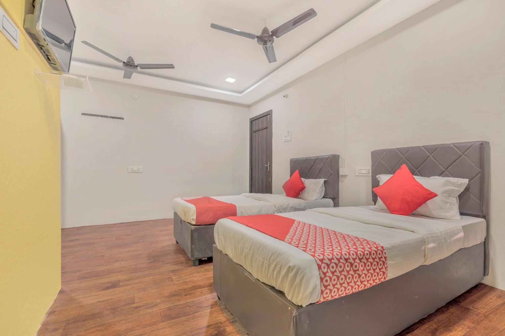 Hotel O Ankitha Grand Kondapur  Bagian luar foto