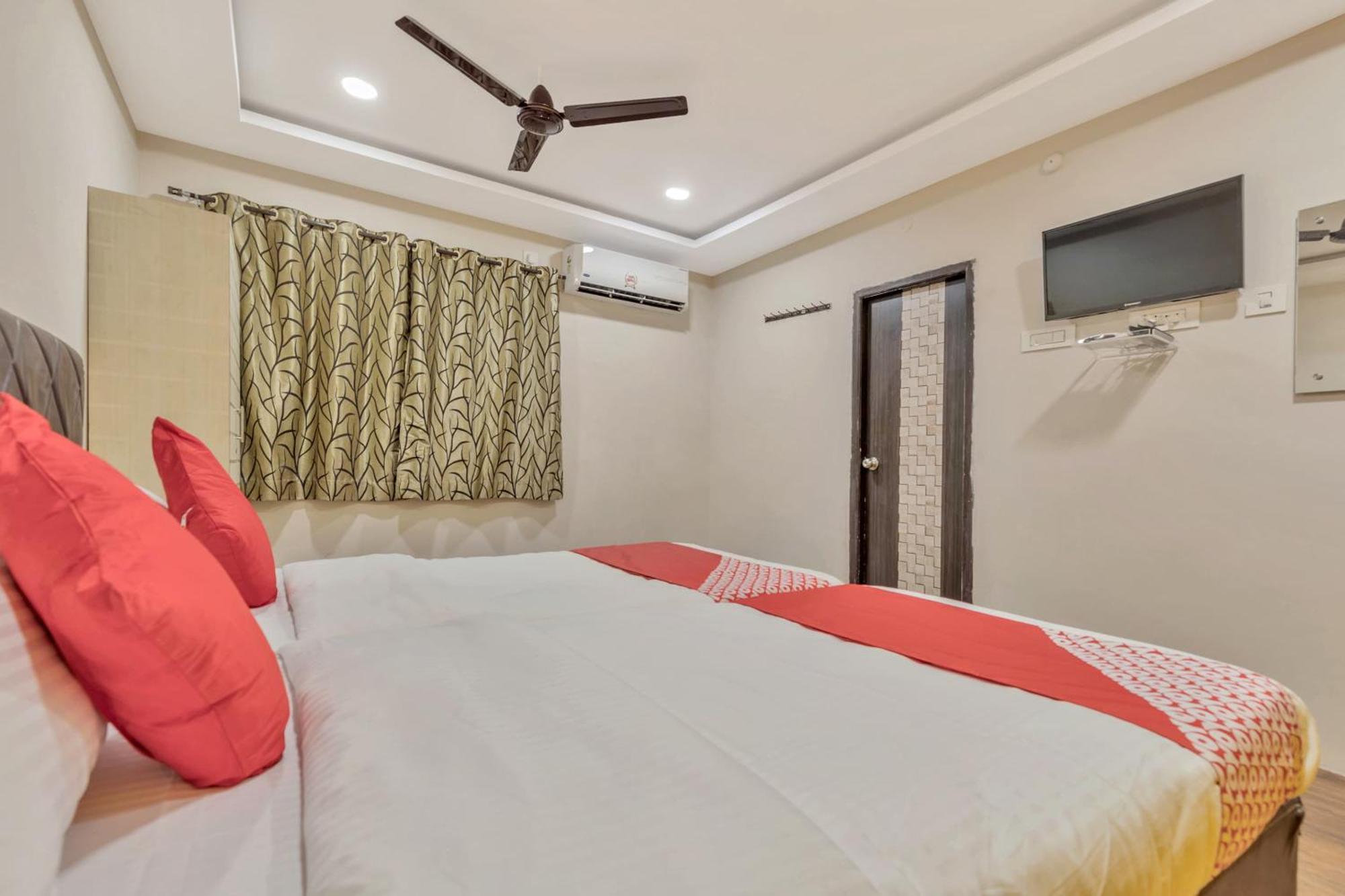 Hotel O Ankitha Grand Kondapur  Bagian luar foto